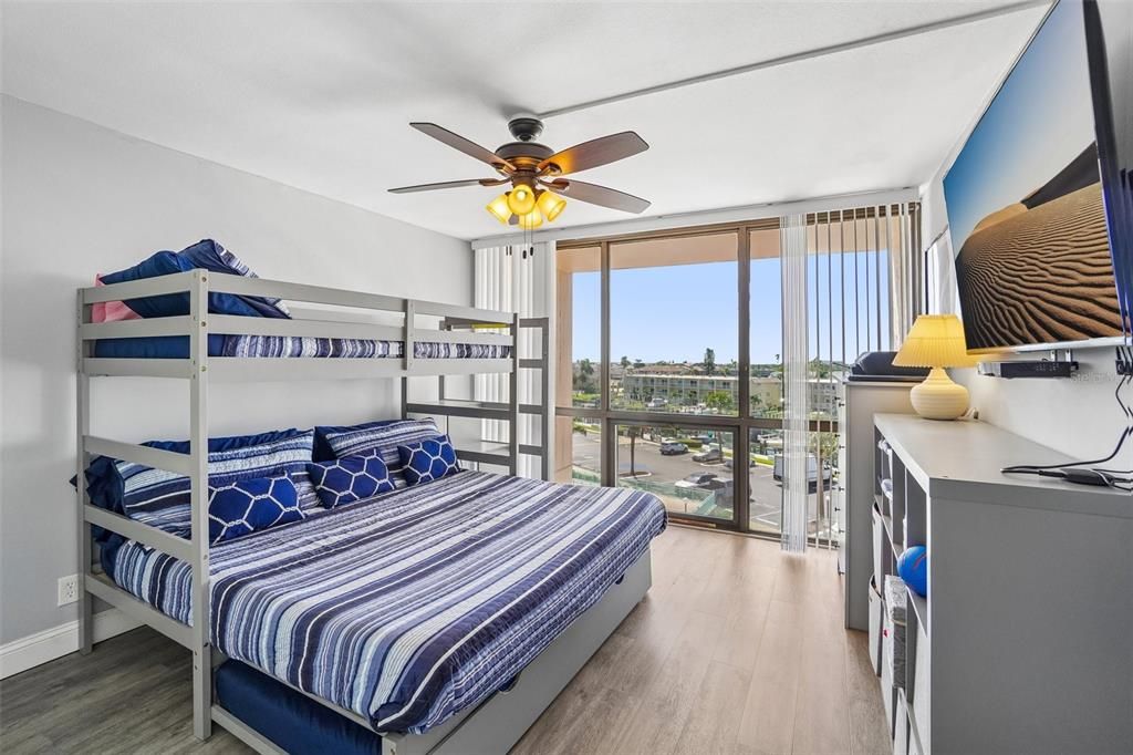 En Venta: $375,000 (2 camas, 2 baños, 1175 Pies cuadrados)