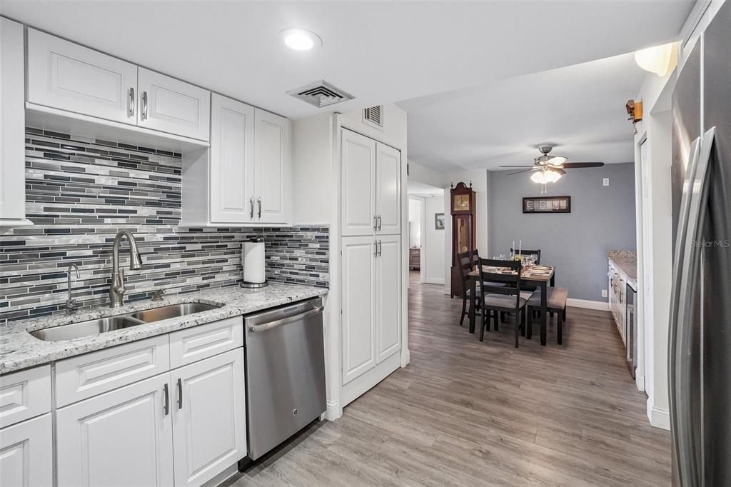 En Venta: $375,000 (2 camas, 2 baños, 1175 Pies cuadrados)
