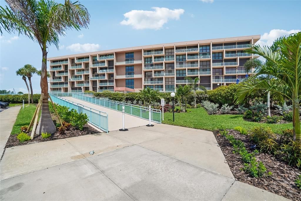 En Venta: $375,000 (2 camas, 2 baños, 1175 Pies cuadrados)