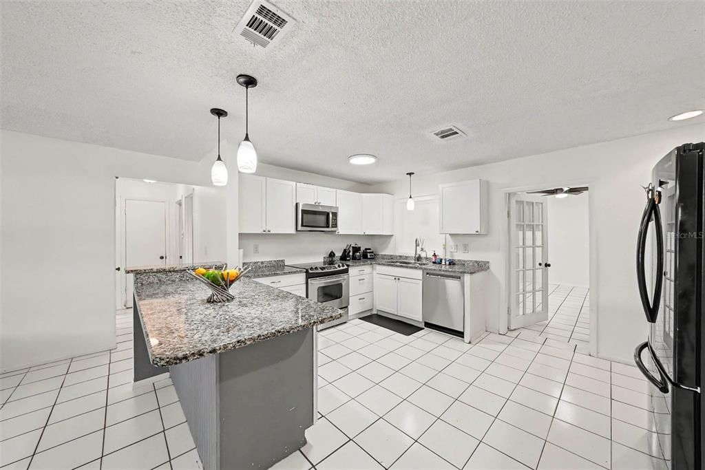 For Sale: $315,000 (4 beds, 3 baths, 2155 Square Feet)