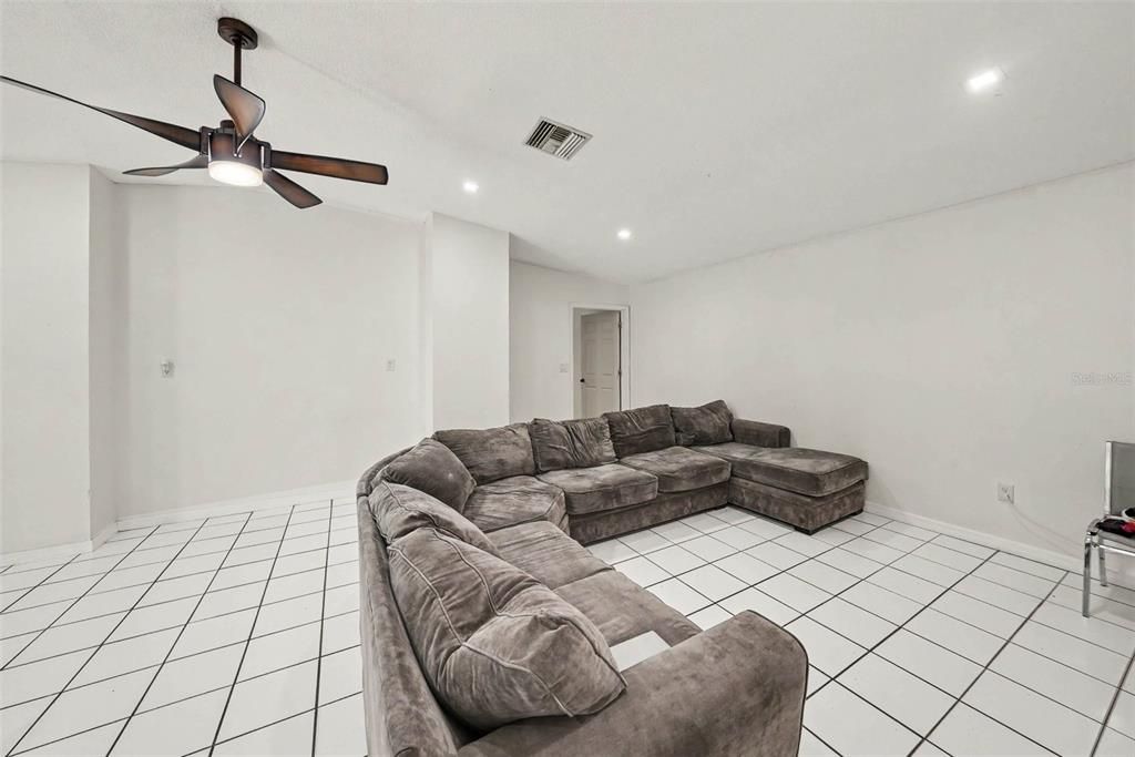 For Sale: $315,000 (4 beds, 3 baths, 2155 Square Feet)