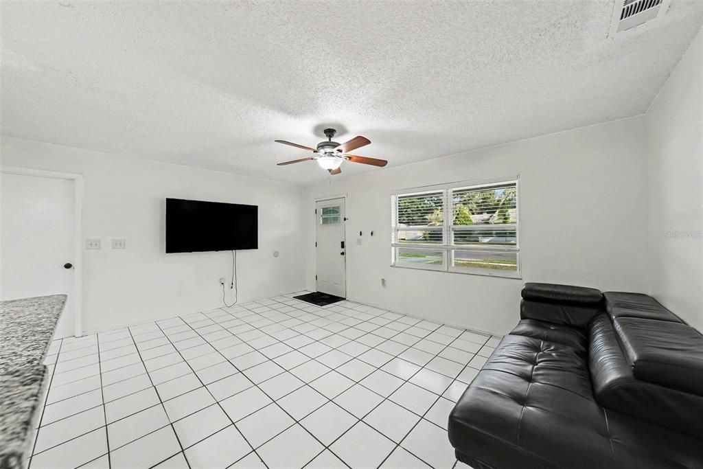 For Sale: $315,000 (4 beds, 3 baths, 2155 Square Feet)