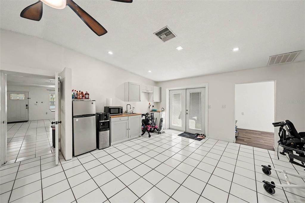 For Sale: $315,000 (4 beds, 3 baths, 2155 Square Feet)