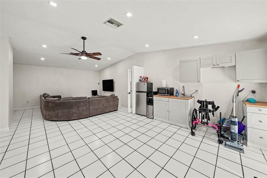 For Sale: $315,000 (4 beds, 3 baths, 2155 Square Feet)