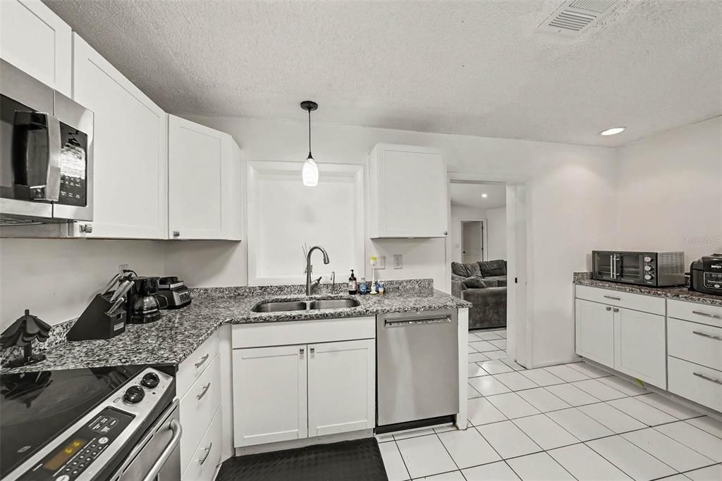 For Sale: $315,000 (4 beds, 3 baths, 2155 Square Feet)