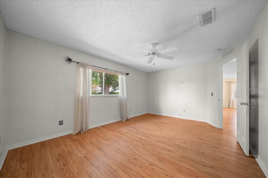 En Venta: $145,000 (2 camas, 2 baños, 1403 Pies cuadrados)