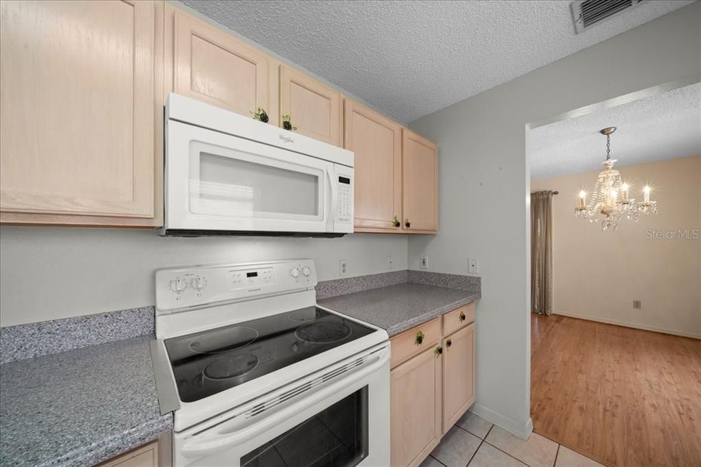 En Venta: $145,000 (2 camas, 2 baños, 1403 Pies cuadrados)