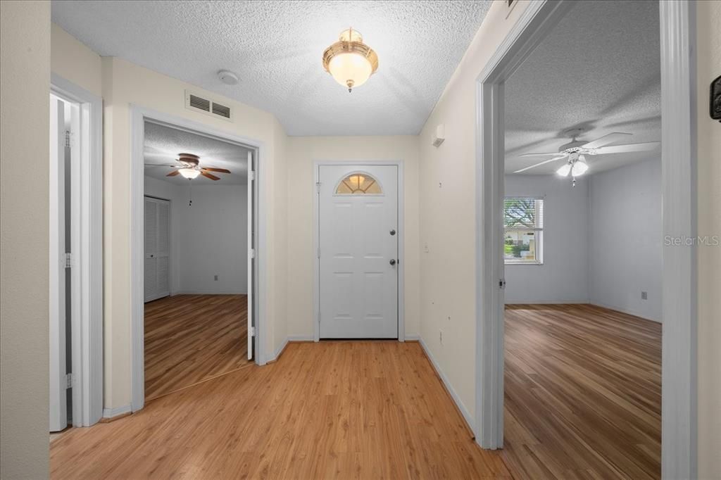 En Venta: $145,000 (2 camas, 2 baños, 1403 Pies cuadrados)