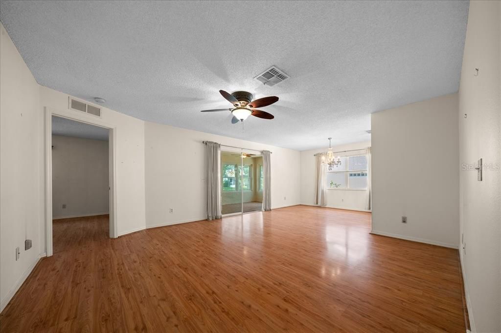 En Venta: $145,000 (2 camas, 2 baños, 1403 Pies cuadrados)