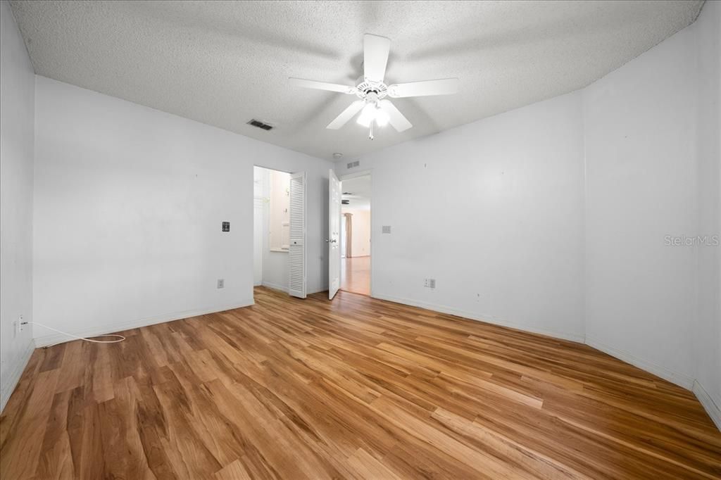 En Venta: $145,000 (2 camas, 2 baños, 1403 Pies cuadrados)