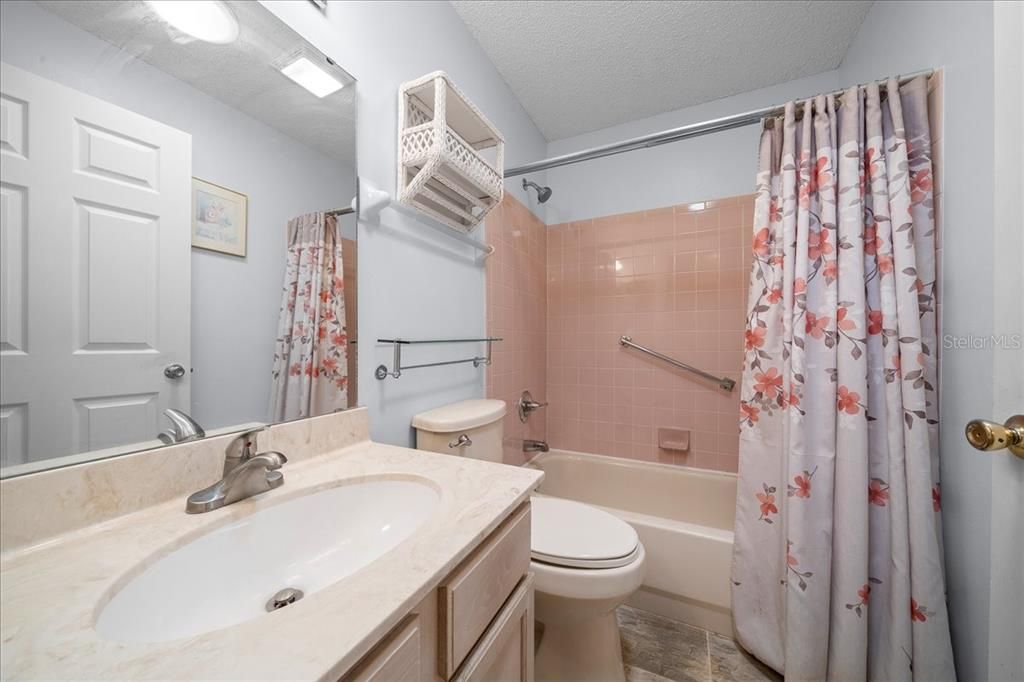 En Venta: $145,000 (2 camas, 2 baños, 1403 Pies cuadrados)