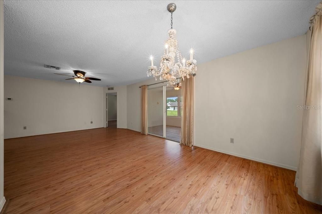 En Venta: $145,000 (2 camas, 2 baños, 1403 Pies cuadrados)