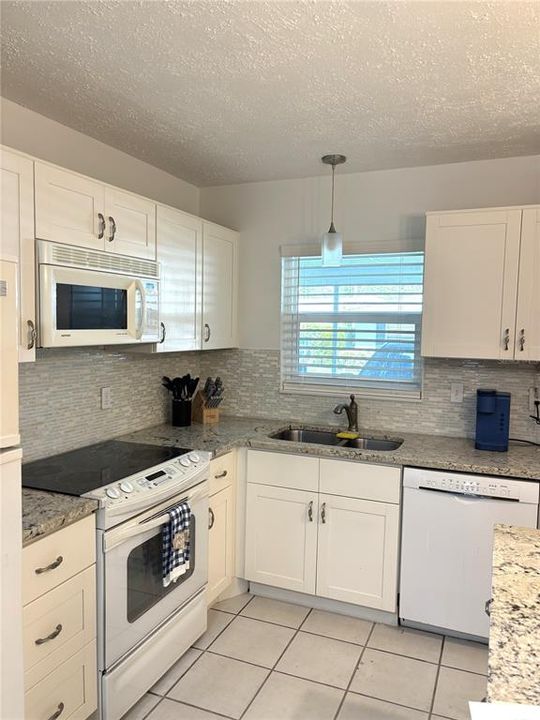 For Rent: $1,500 (2 beds, 1 baths, 759 Square Feet)