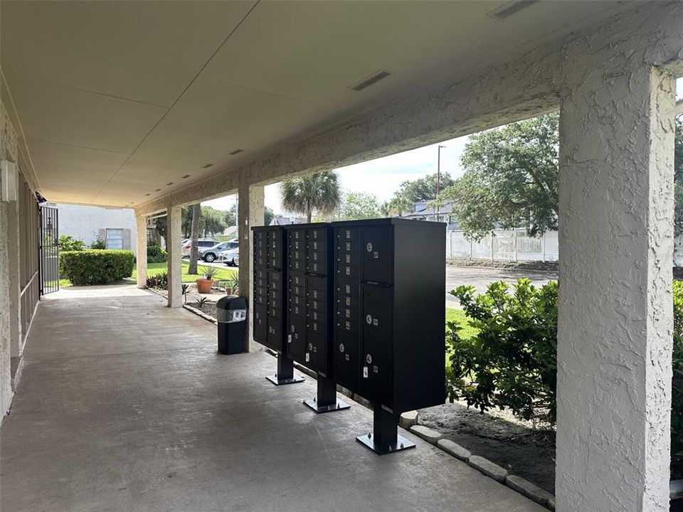 For Sale: $138,900 (2 beds, 2 baths, 761 Square Feet)