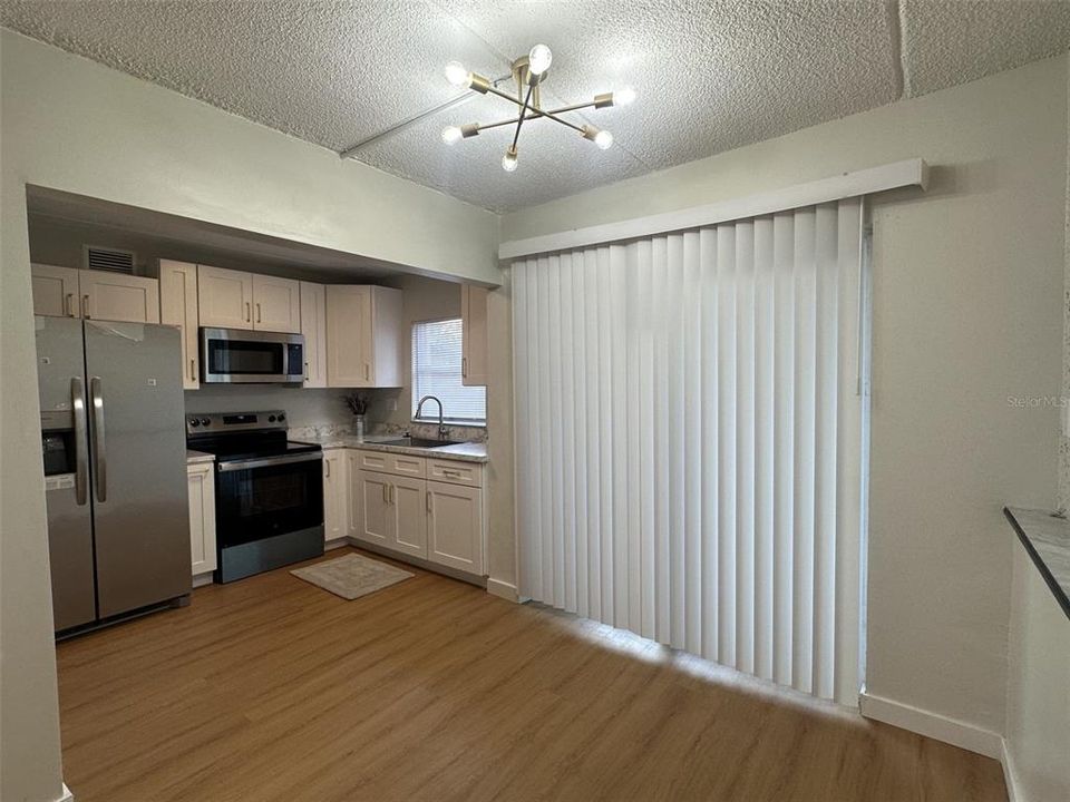 For Sale: $138,900 (2 beds, 2 baths, 761 Square Feet)