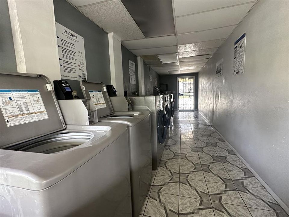 For Sale: $138,900 (2 beds, 2 baths, 761 Square Feet)