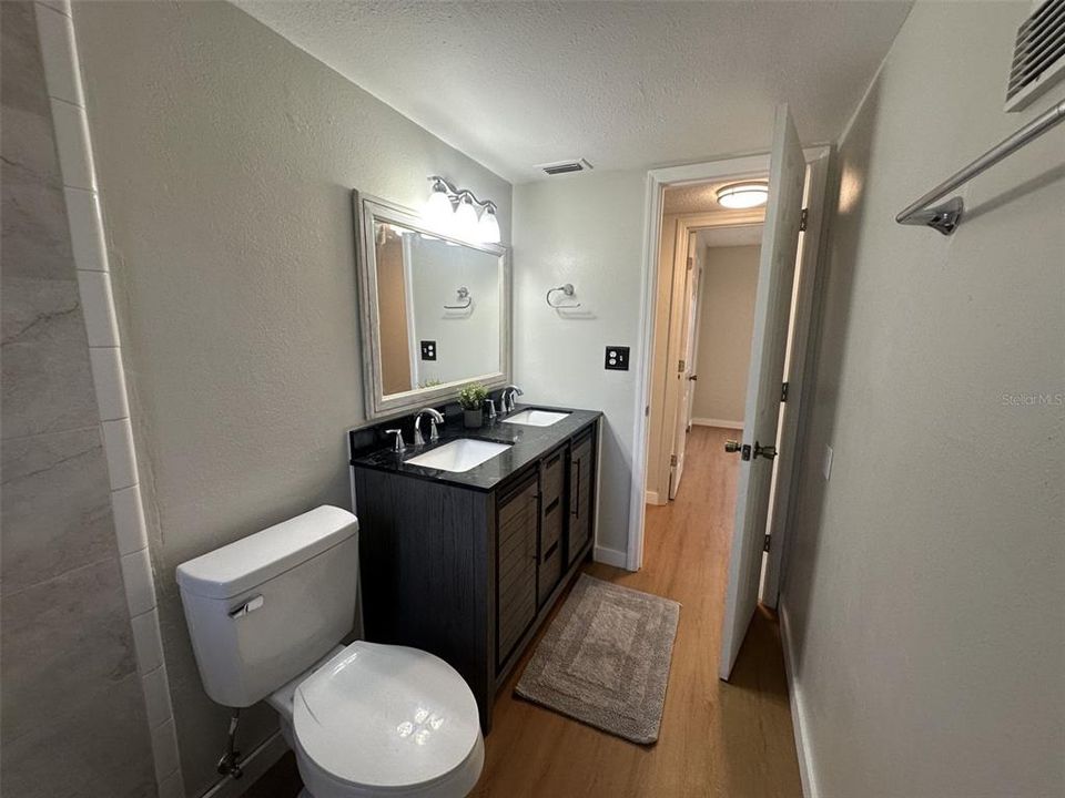 For Sale: $138,900 (2 beds, 2 baths, 761 Square Feet)