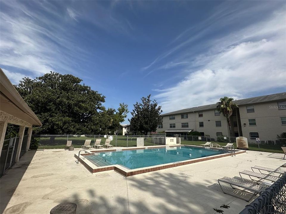 For Sale: $138,900 (2 beds, 2 baths, 761 Square Feet)