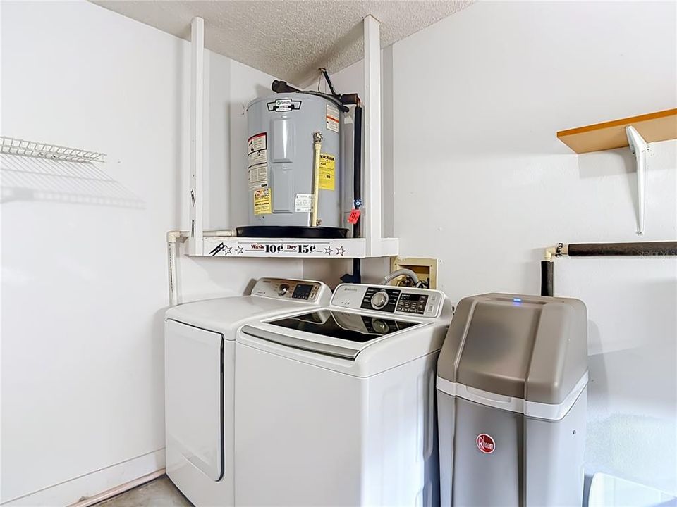 На продажу: $229,900 (2 спален, 2 ванн, 1103 Квадратных фут)