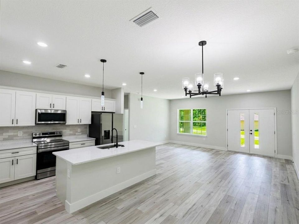 En Venta: $264,990 (3 camas, 2 baños, 1529 Pies cuadrados)