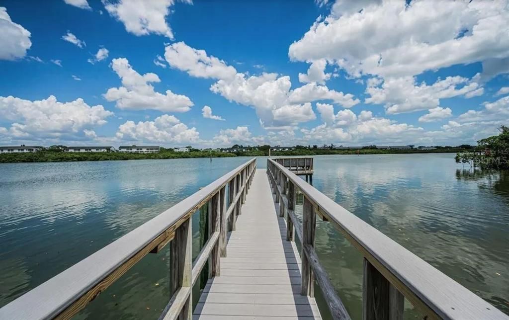 For Sale: $559,500 (2 beds, 2 baths, 1390 Square Feet)