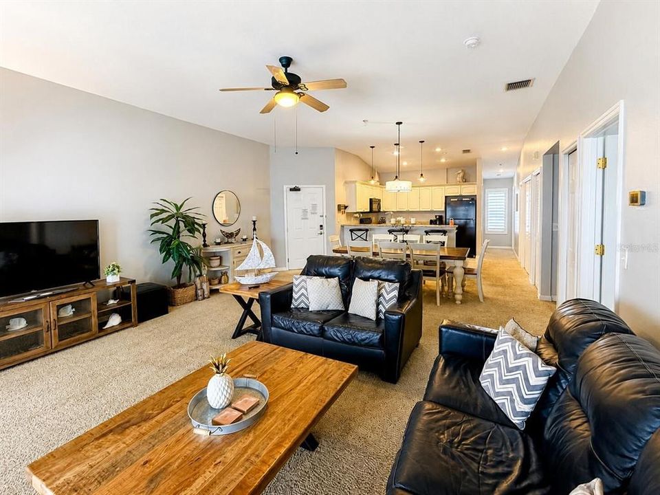 For Sale: $559,500 (2 beds, 2 baths, 1390 Square Feet)