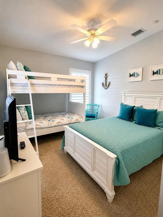 For Sale: $559,500 (2 beds, 2 baths, 1390 Square Feet)