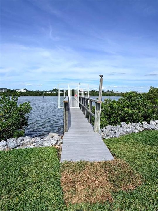 For Sale: $559,500 (2 beds, 2 baths, 1390 Square Feet)