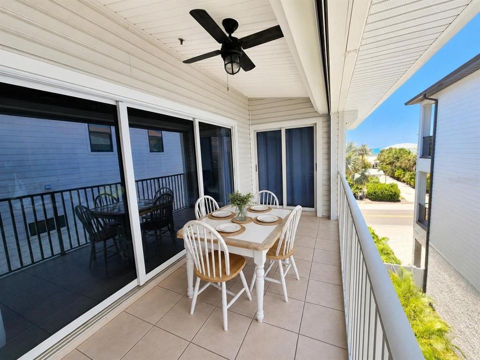 For Sale: $559,500 (2 beds, 2 baths, 1390 Square Feet)