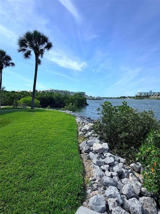For Sale: $559,500 (2 beds, 2 baths, 1390 Square Feet)
