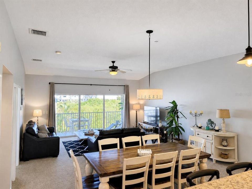 For Sale: $559,500 (2 beds, 2 baths, 1390 Square Feet)
