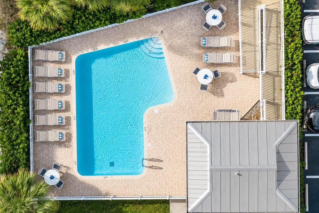 For Sale: $559,500 (2 beds, 2 baths, 1390 Square Feet)