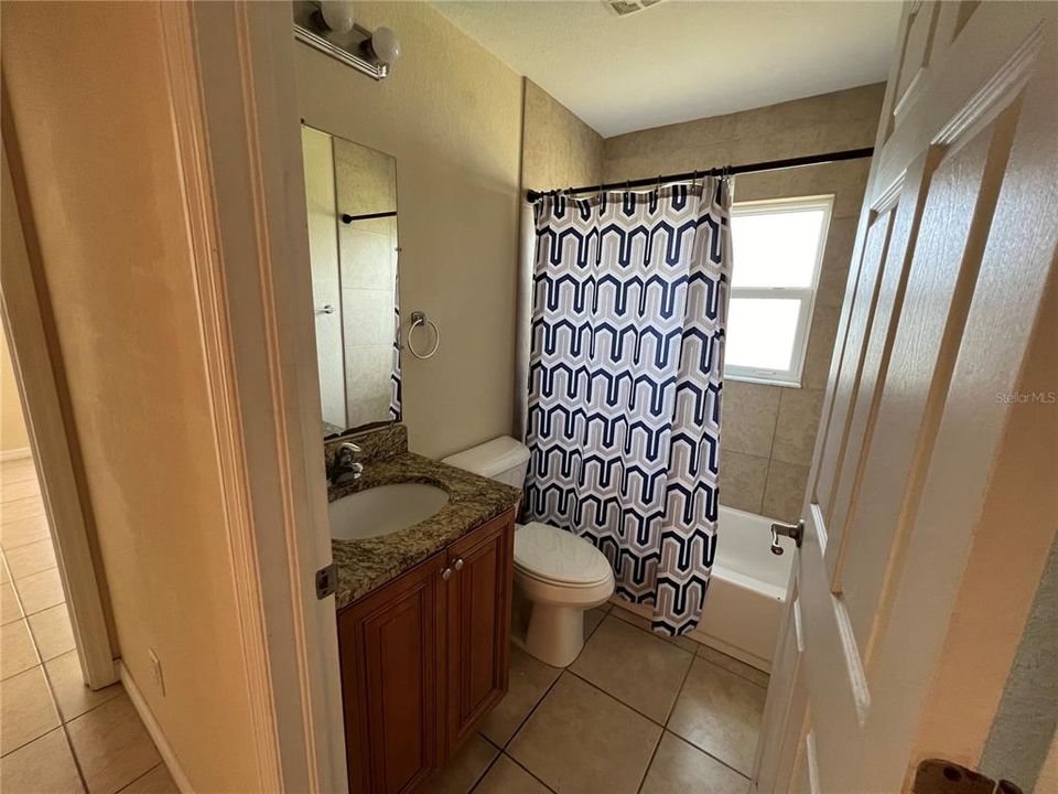 For Rent: $1,350 (2 beds, 1 baths, 762 Square Feet)