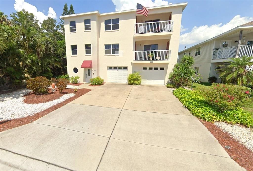 Recently Sold: $1,725,000 (4 beds, 0 baths, 3122 Square Feet)