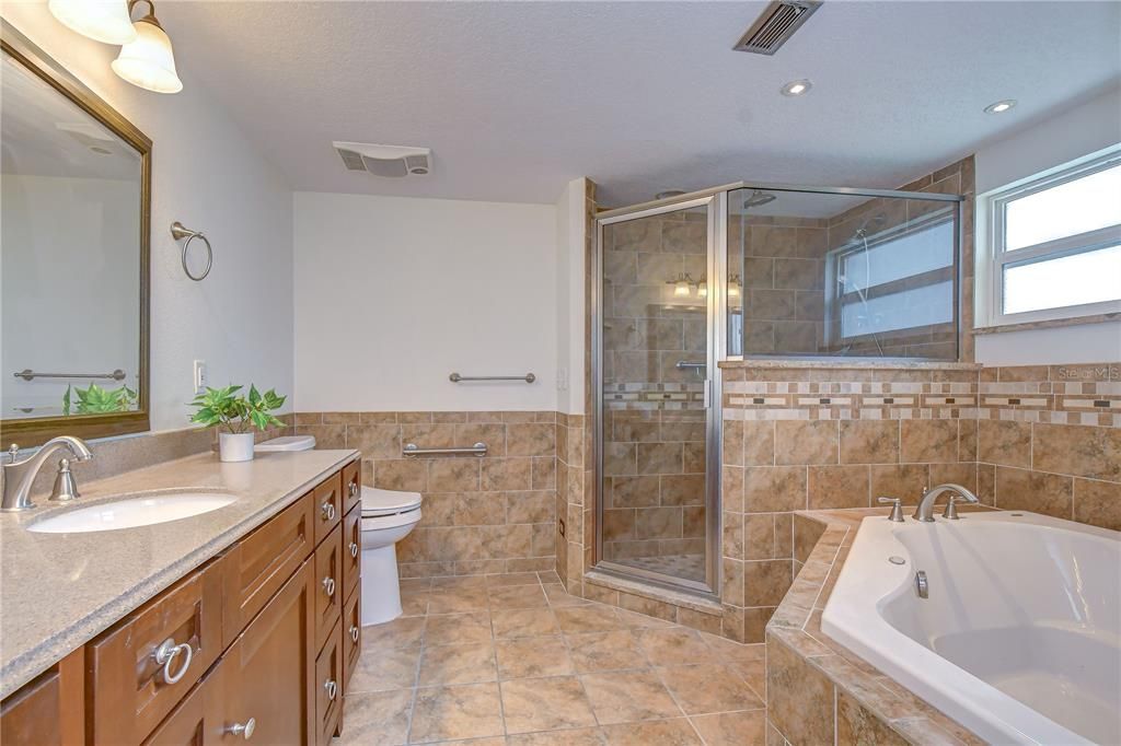 Под контрактом: $299,900 (2 спален, 2 ванн, 1771 Квадратных фут)