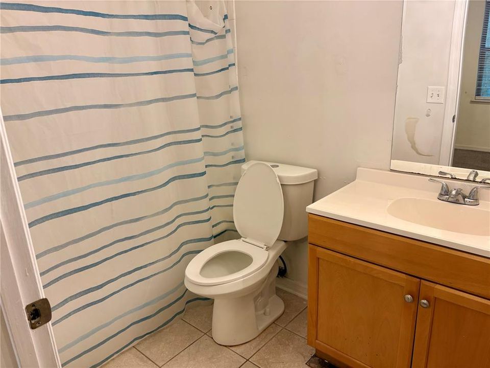 For Sale: $159,900 (2 beds, 2 baths, 992 Square Feet)