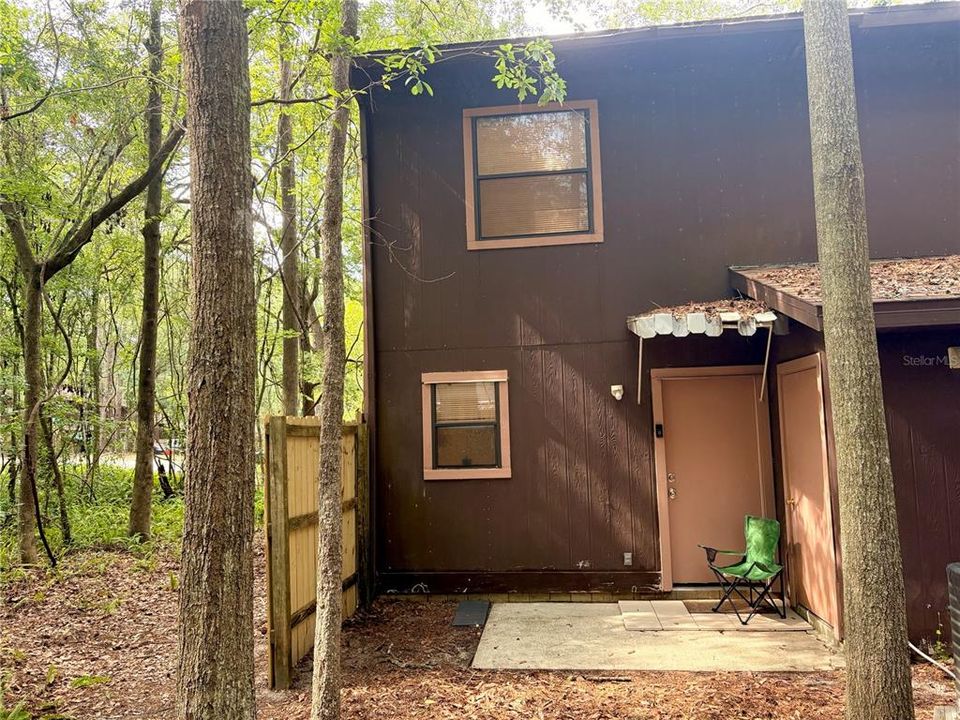 For Sale: $159,900 (2 beds, 2 baths, 992 Square Feet)