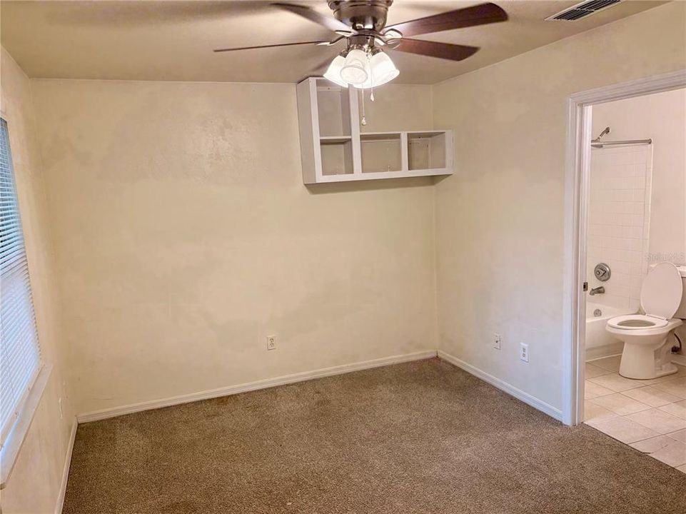 For Sale: $159,900 (2 beds, 2 baths, 992 Square Feet)