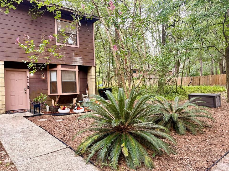 For Sale: $159,900 (2 beds, 2 baths, 992 Square Feet)