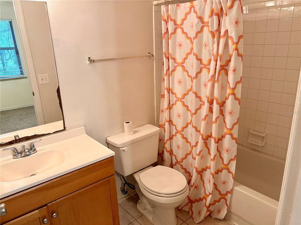 For Sale: $159,900 (2 beds, 2 baths, 992 Square Feet)