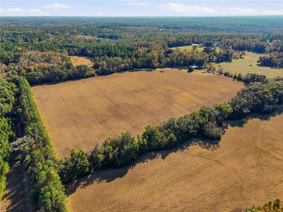 На продажу: $449,000 (39.91 acres)