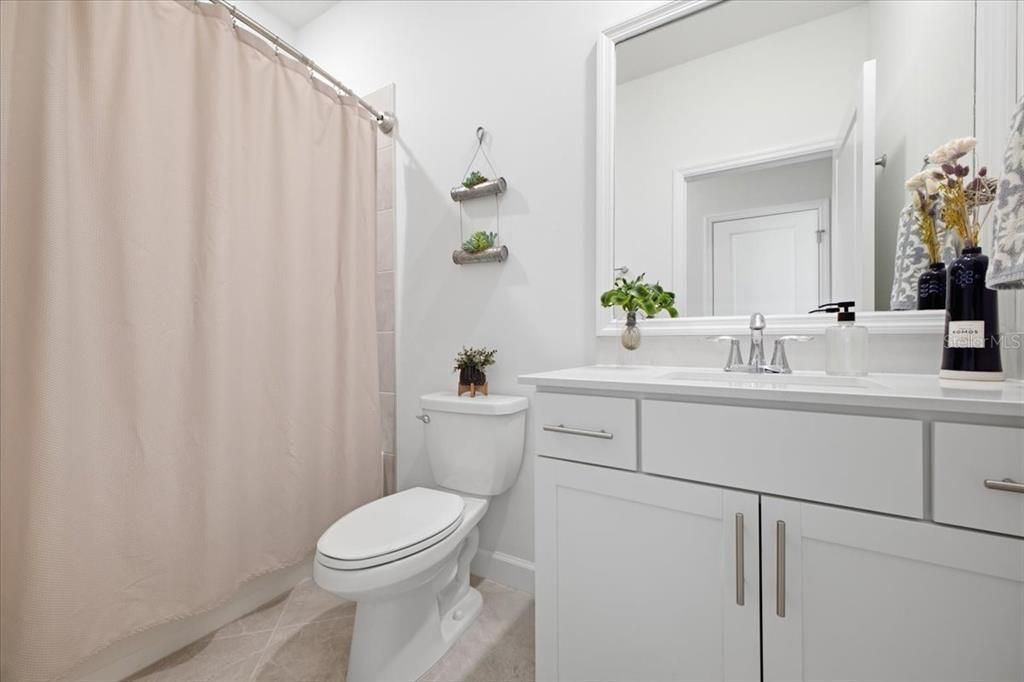 En Venta: $649,900 (4 camas, 3 baños, 2027 Pies cuadrados)