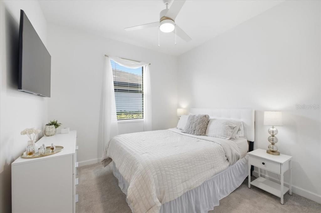 En Venta: $649,900 (4 camas, 3 baños, 2027 Pies cuadrados)