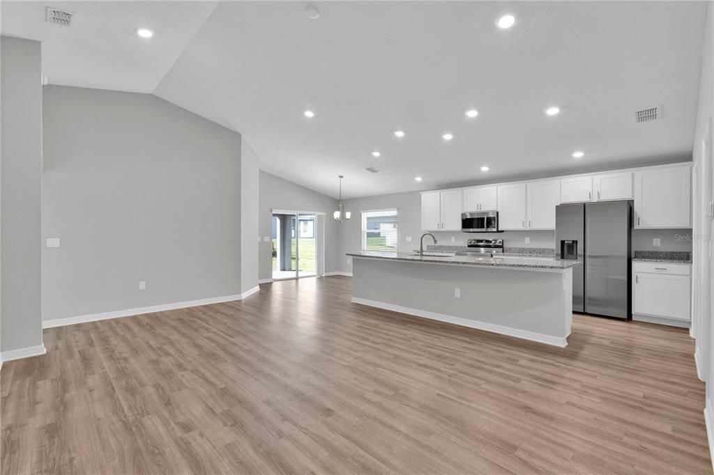 В аренду: $2,450 (4 спален, 2 ванн, 2393 Квадратных фут)