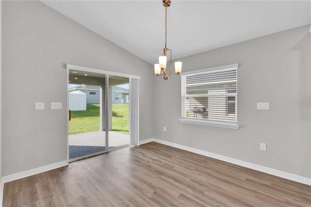 В аренду: $2,450 (4 спален, 2 ванн, 2393 Квадратных фут)