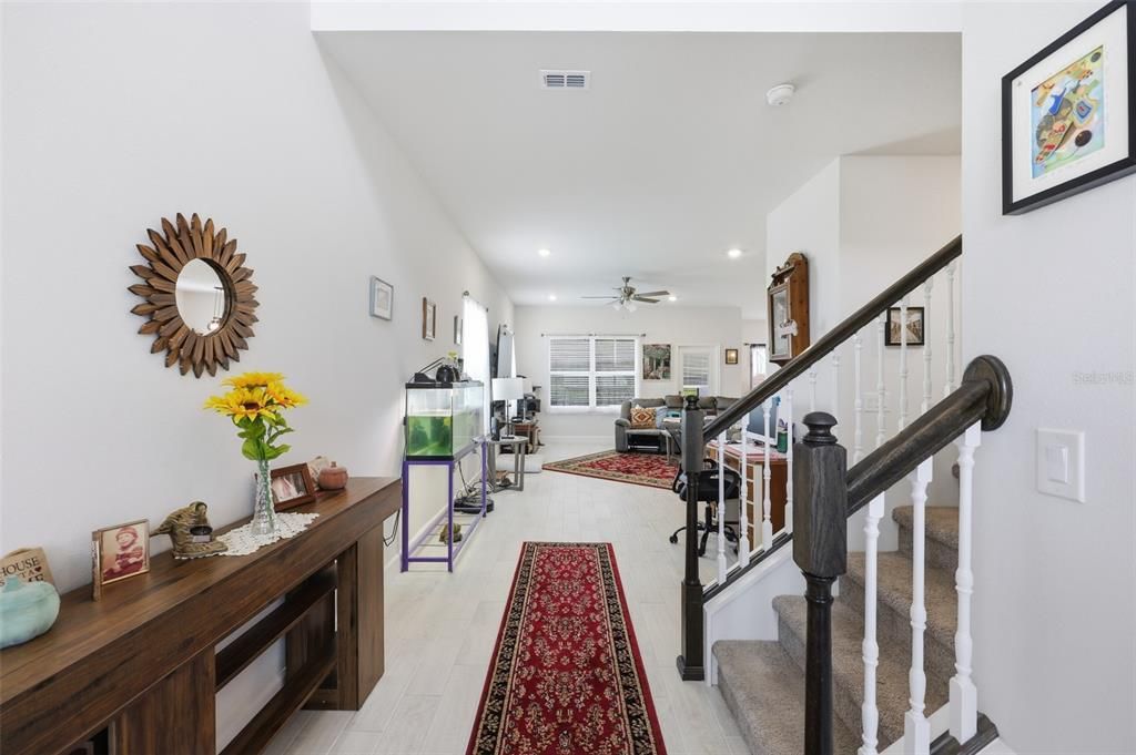 En Venta: $479,900 (4 camas, 2 baños, 2411 Pies cuadrados)