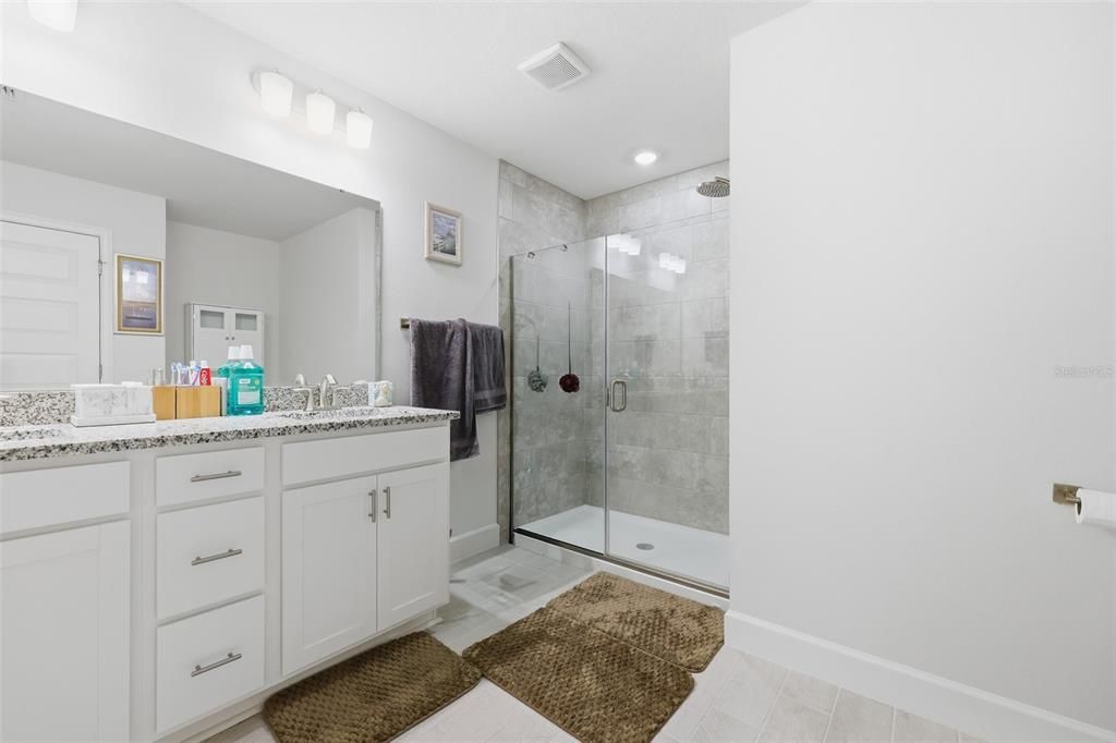 En Venta: $479,900 (4 camas, 2 baños, 2411 Pies cuadrados)