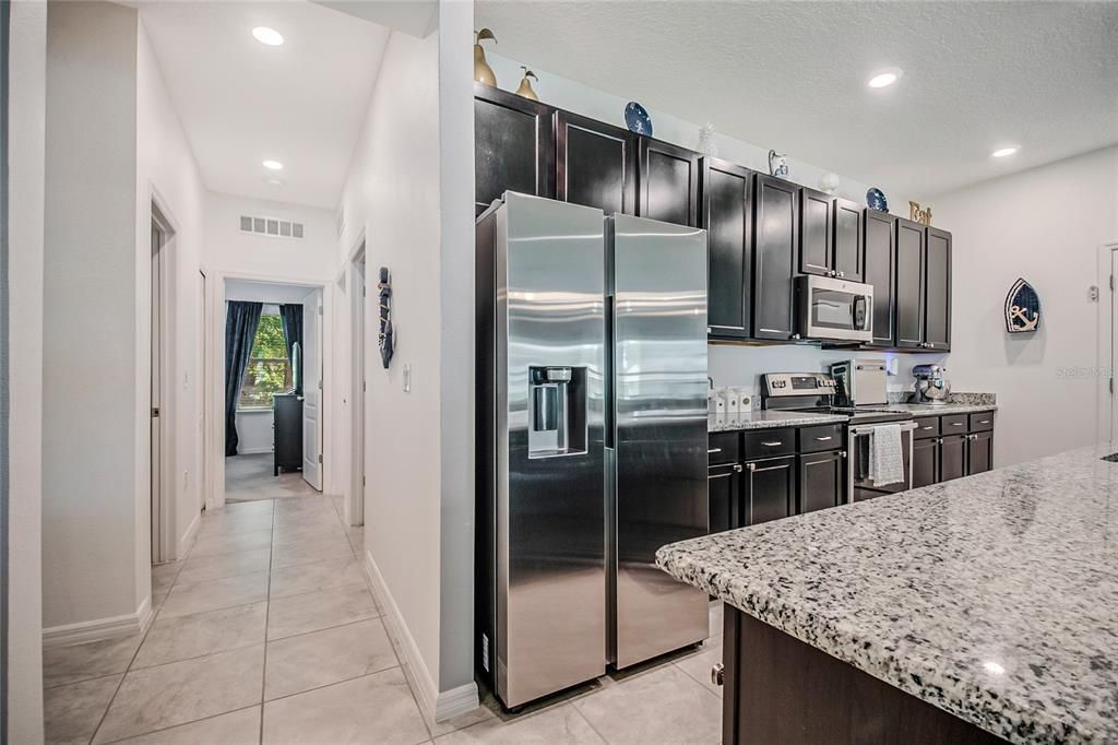 En Venta: $425,000 (4 camas, 3 baños, 2455 Pies cuadrados)