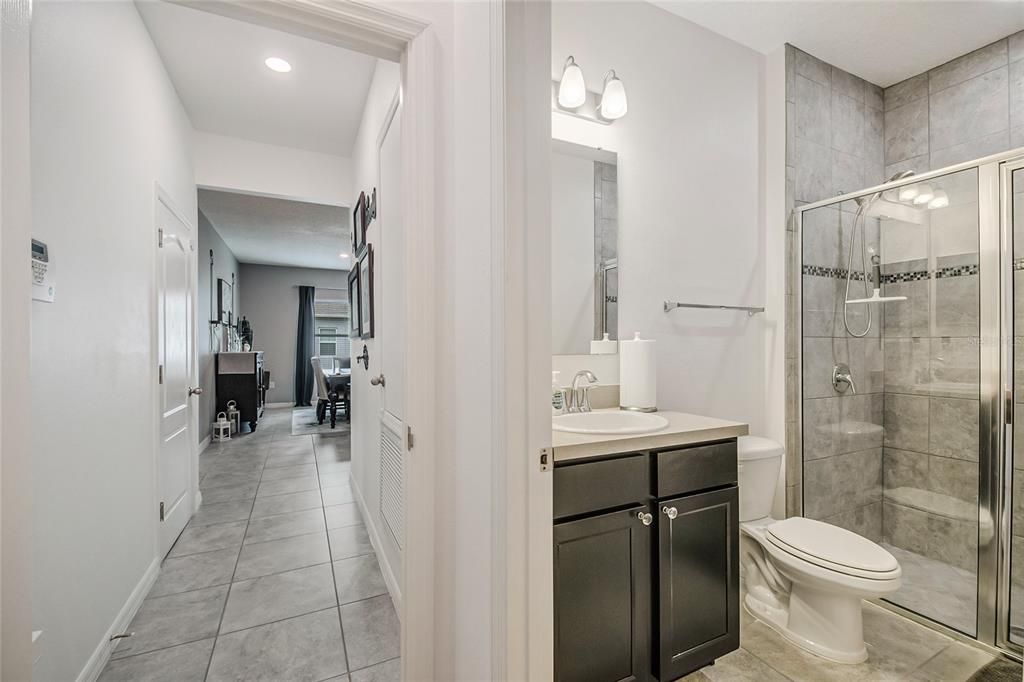 En Venta: $425,000 (4 camas, 3 baños, 2455 Pies cuadrados)