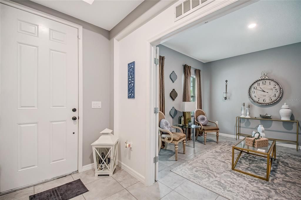 En Venta: $425,000 (4 camas, 3 baños, 2455 Pies cuadrados)